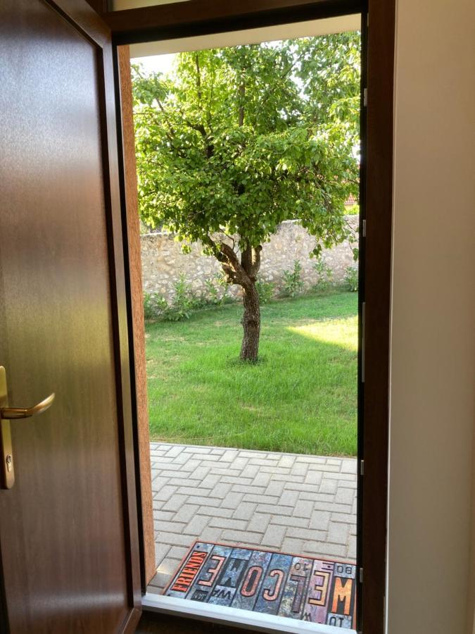 Elixir Apartman Pecsvarad Bagian luar foto